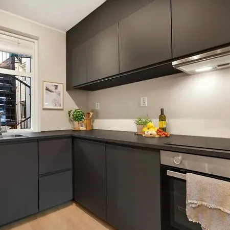 Daire Charming Retreat In Sandviken Near *