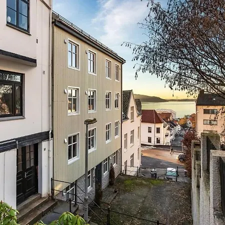 Charming Retreat In Sandviken Near Daire